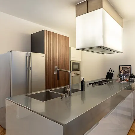 Modern Loft With Projector E Private Garden, Station Lejlighed *