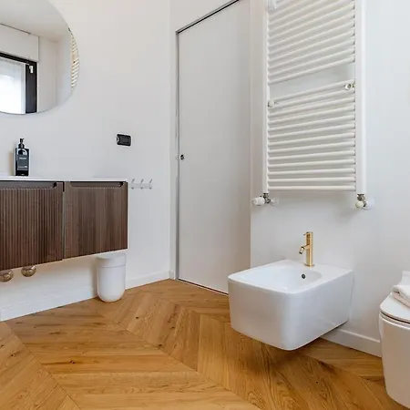 Modern Loft With Projector E Private Garden, Station