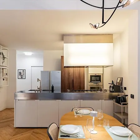 Modern Loft With Projector E Private Garden, Station Milano