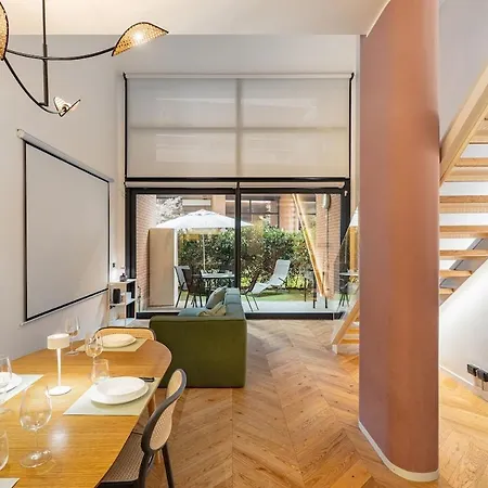 Modern Loft With Projector E Private Garden, Station Lejlighed