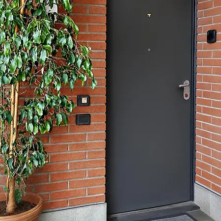 Modern Loft With Projector E Private Garden, Station Milano