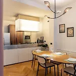 Lägenhet Modern Loft With Projector E Private Garden, Station *