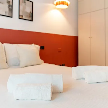 Modern Loft With Projector E Private Garden, Station