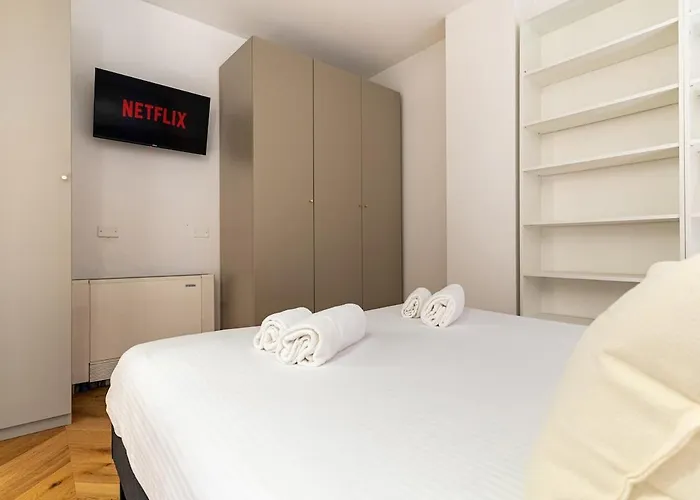 Appartement Modern Loft With Projector E Private Garden, Station *