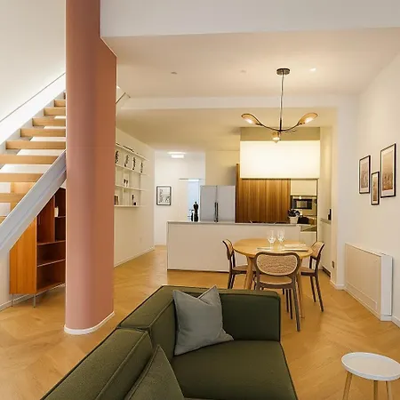 Apartament Modern Loft With Projector E Private Garden, Station