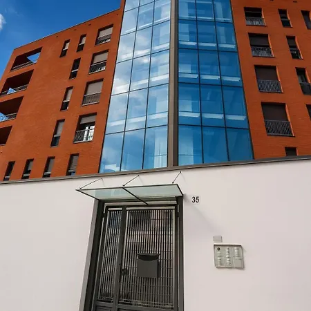 Apartament Modern Loft With Projector E Private Garden, Station